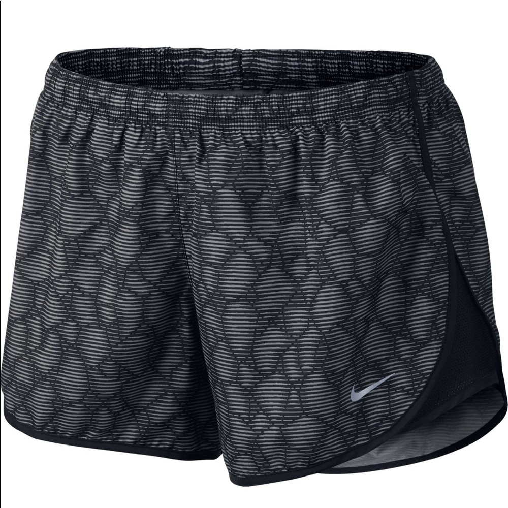 Nike 7.5cm Tempo Printed Modern Women's Running Shorts Size: Small (S)